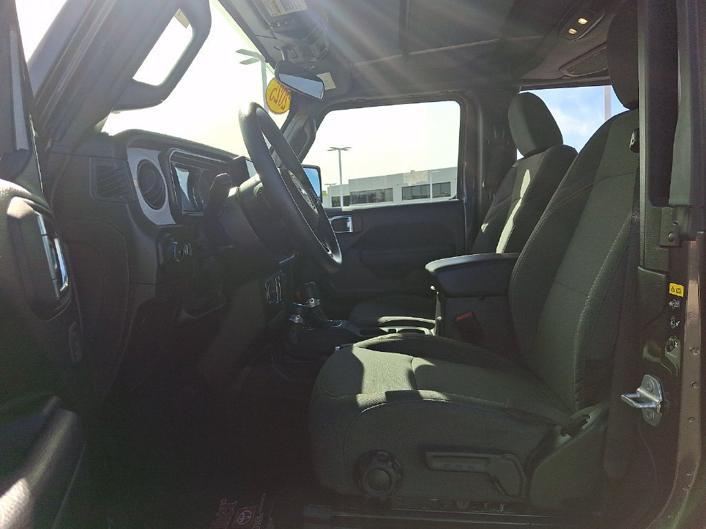 Used 2025 Jeep Wrangler Sport AWD/4WD image 13