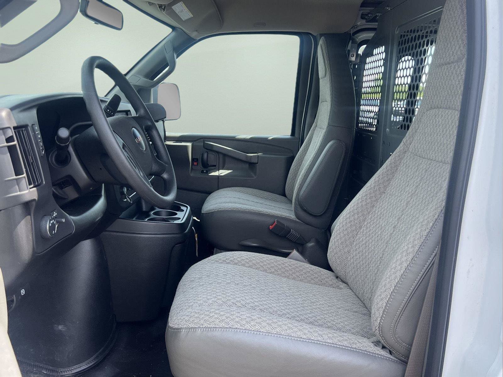 New 2026 GMC Savana 3500 w/ Driver Convenience Package RWD image 28