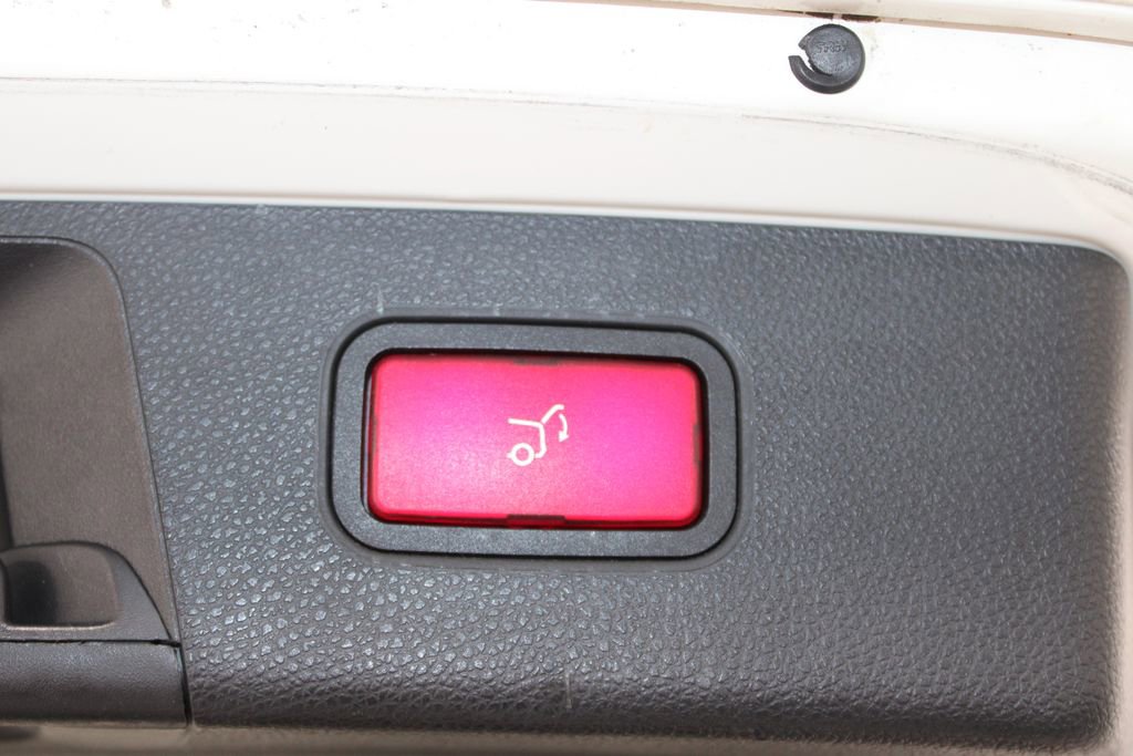 Used 2010 Mercedes-Benz GLK 350 4MATIC image 14