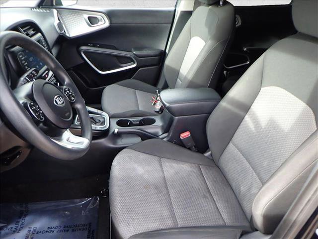 Used 2020 Kia Soul LX image 11