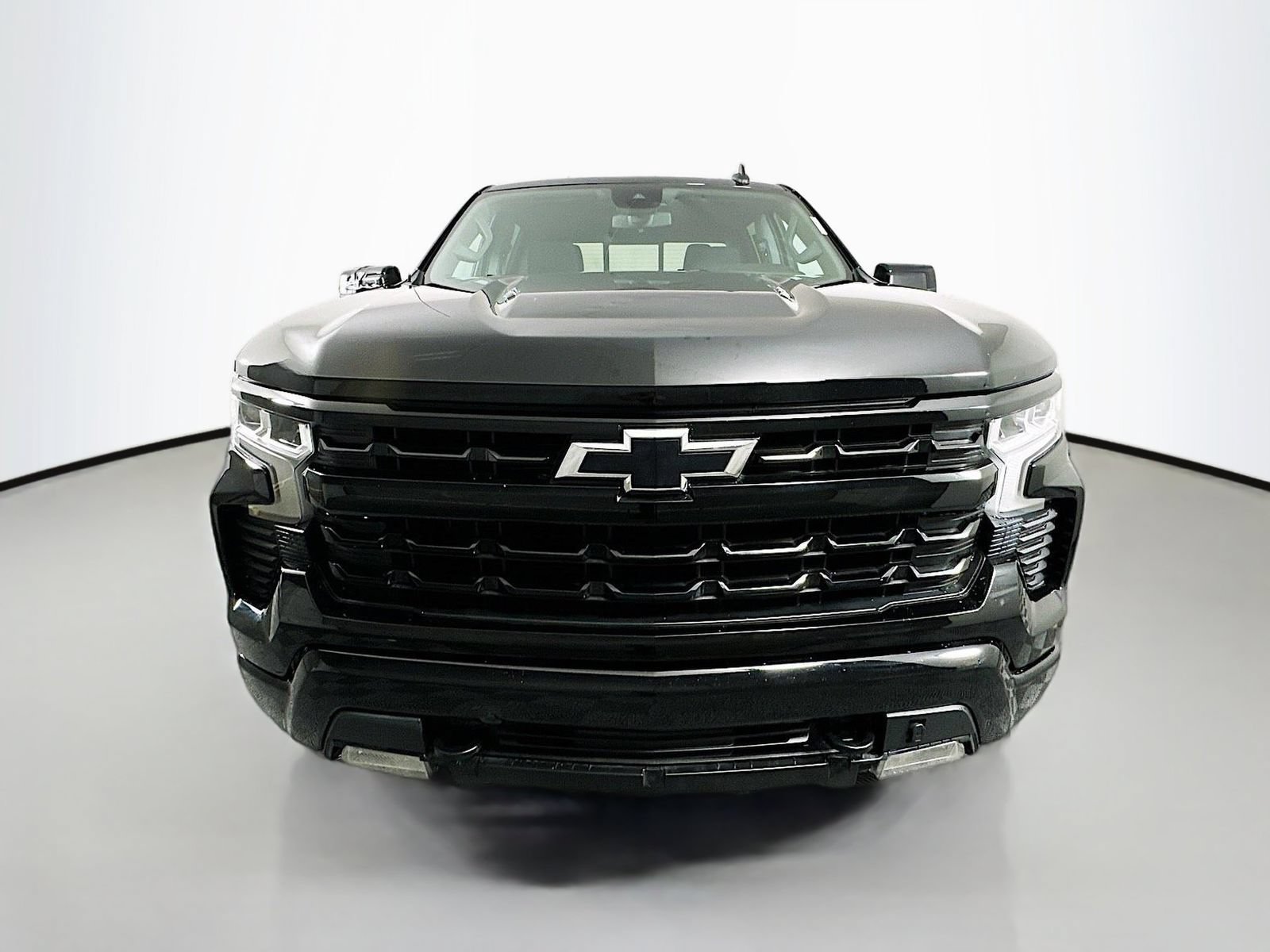 Used 2022 Chevrolet Silverado 1500 RST w/ Convenience Package II AWD/4WD image 2