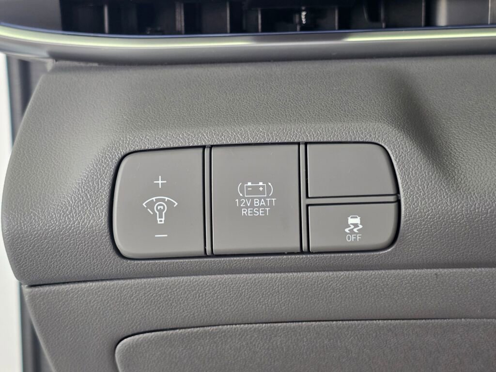 New 2025 Hyundai Elantra SEL image 27