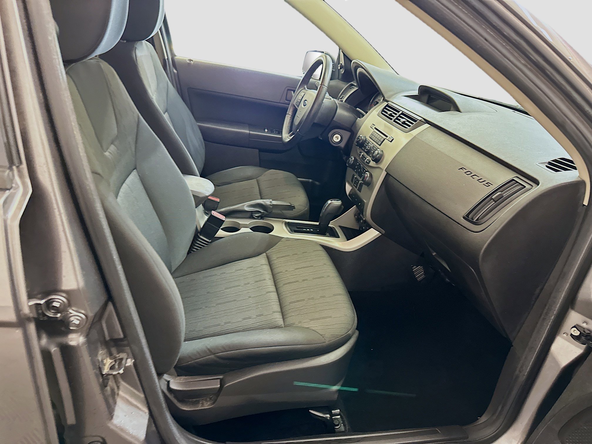 Used 2009 Ford Focus SE FWD image 30