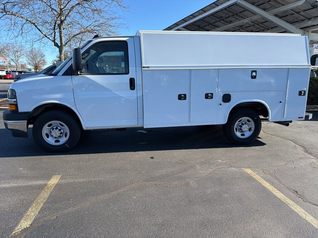 New 2025 Chevrolet Express 3500 w/ Power Convenience Package image 3