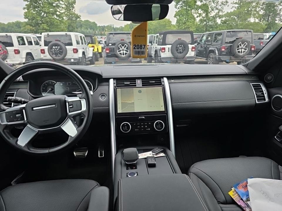 Used 2023 Land Rover Discovery S R-Dynamic AWD/4WD image 5