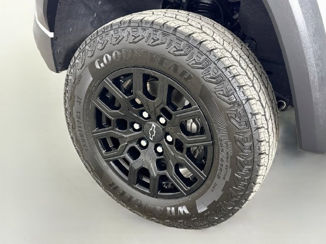 Used 2023 Chevrolet Colorado Trail Boss AWD/4WD image 31