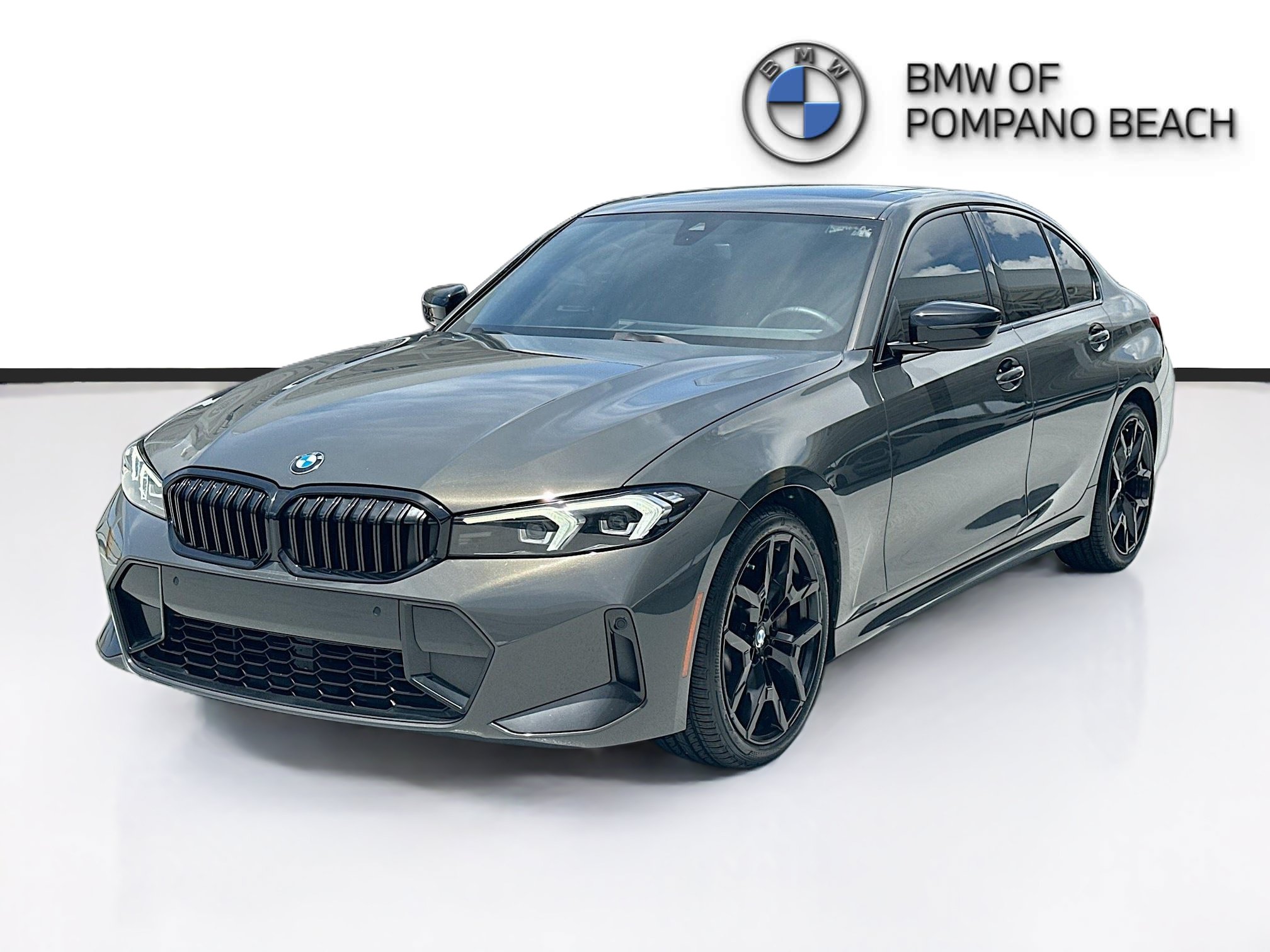 Used 2025 BMW 330i Sedan w/ M Sport Package RWD image 3