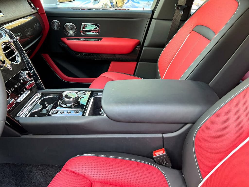 Used 2022 Rolls-Royce Cullinan Black Badge AWD/4WD image 42