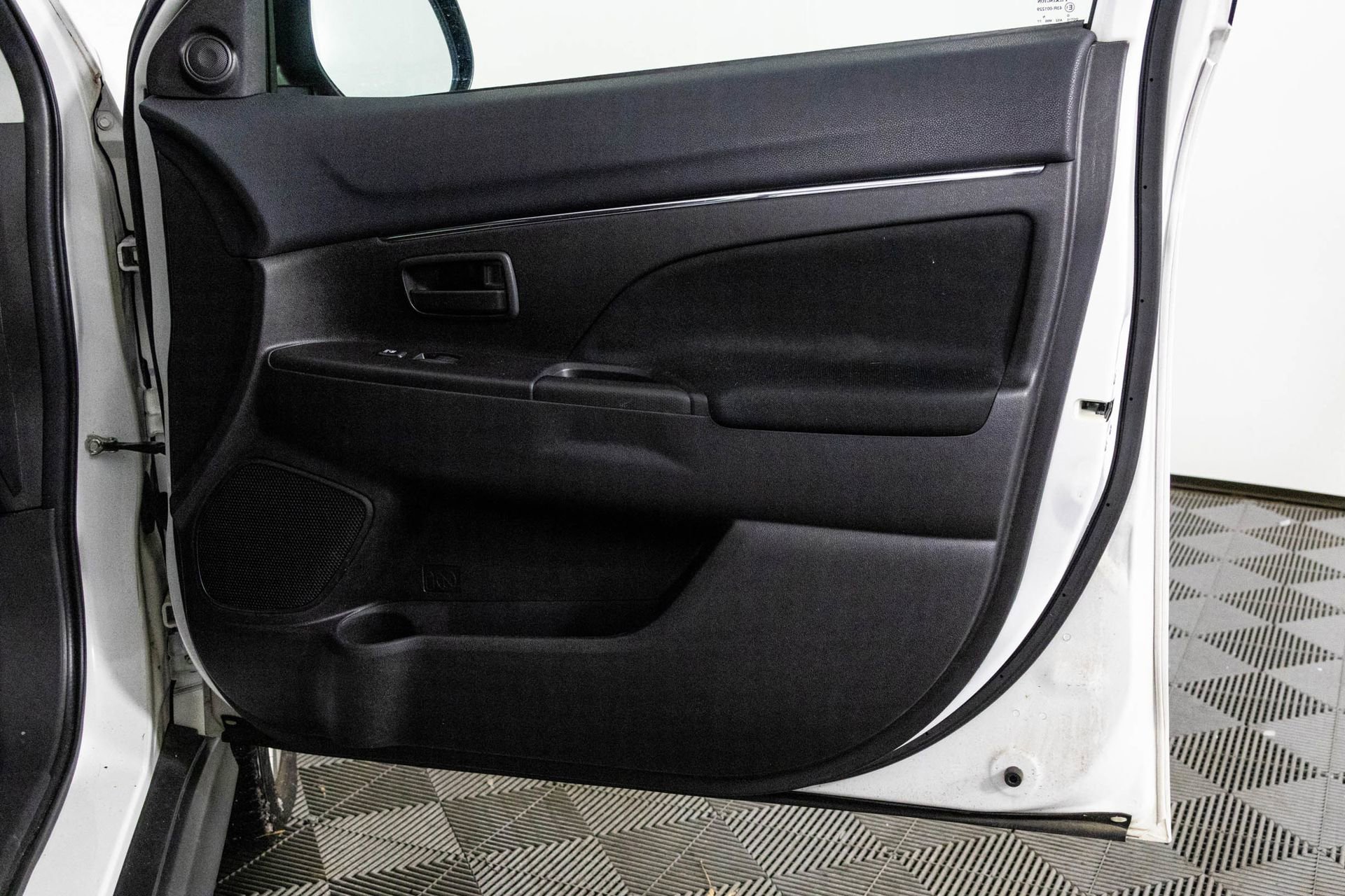 Used 2014 Mitsubishi Outlander Sport ES image 26