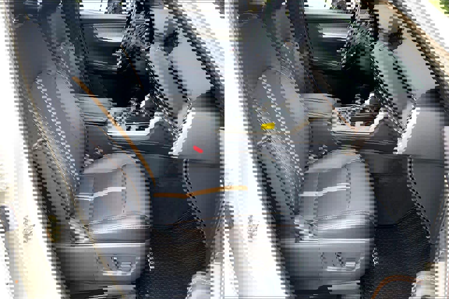 Used 2025 MAZDA CX-70 Plug-In Hybrid w/ Premium Plus AWD/4WD image 9