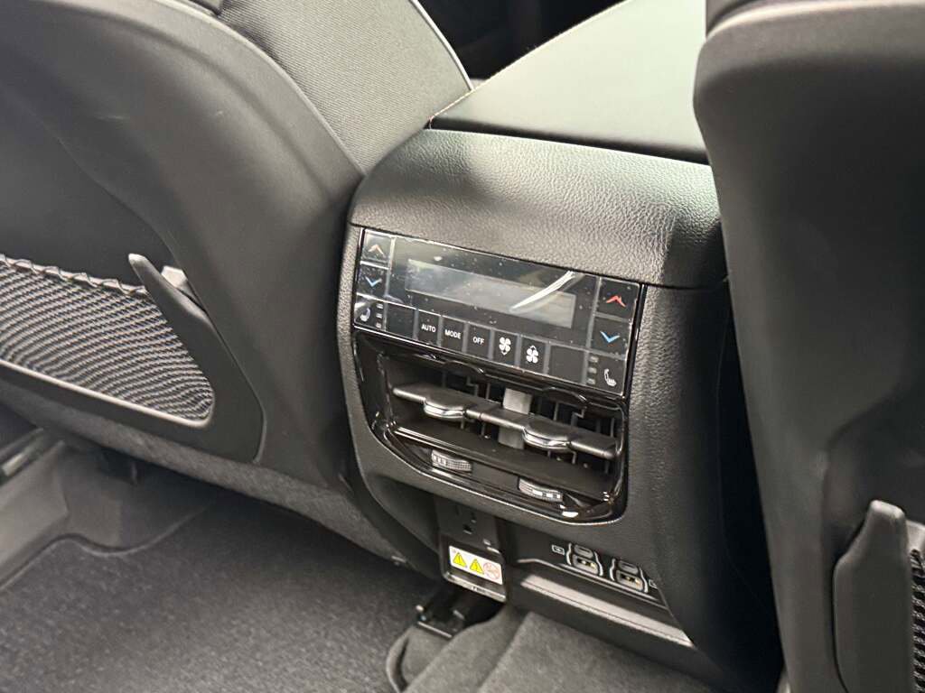 New 2025 Jeep Grand Cherokee L Summit w/ Luxury Tech Group V image 26