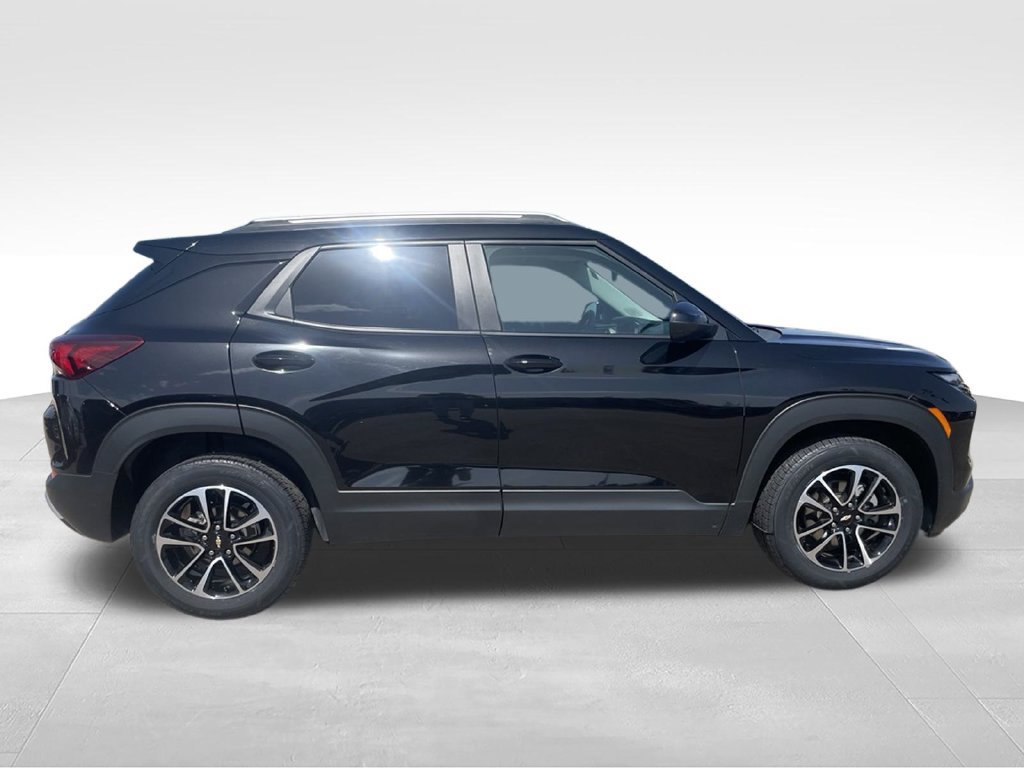 Used 2025 Chevrolet TrailBlazer LT AWD/4WD image 29