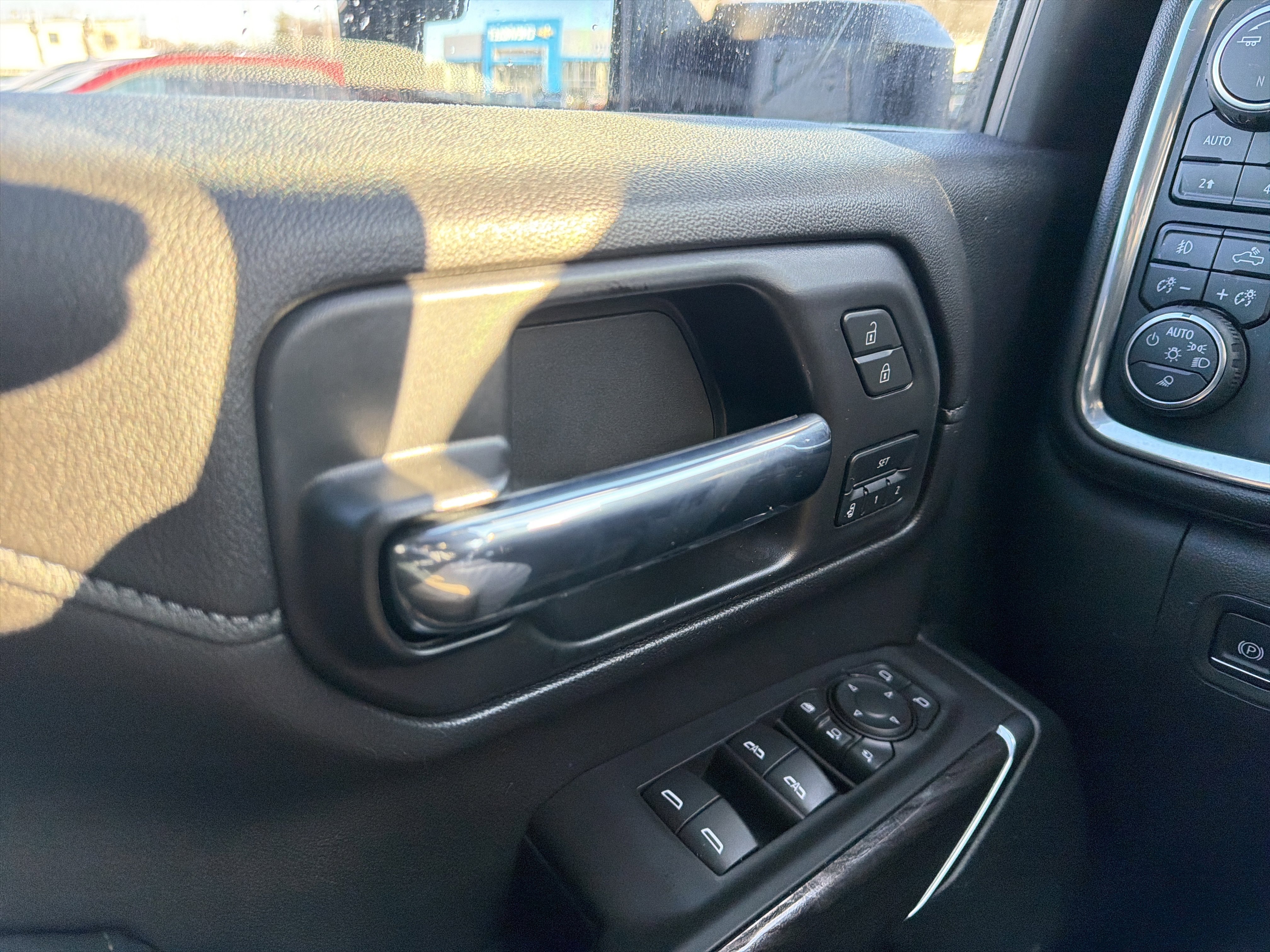 Used 2021 Chevrolet Silverado 2500 LTZ w/ LTZ Plus Package image 23