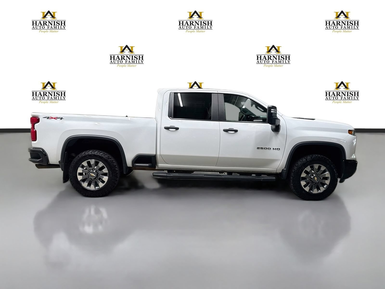 Used 2024 Chevrolet Silverado 2500 Custom AWD/4WD image 4