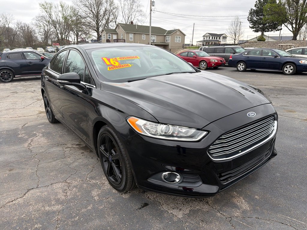 Used 2016 Ford Fusion SE image 4