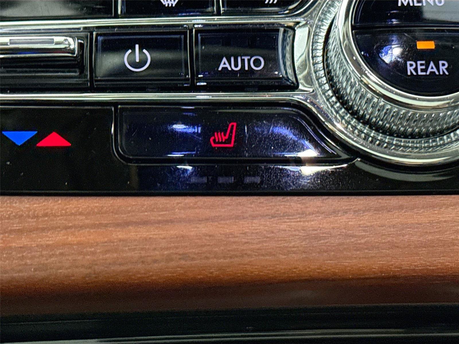 Used 2022 Lincoln Aviator Reserve AWD/4WD image 8