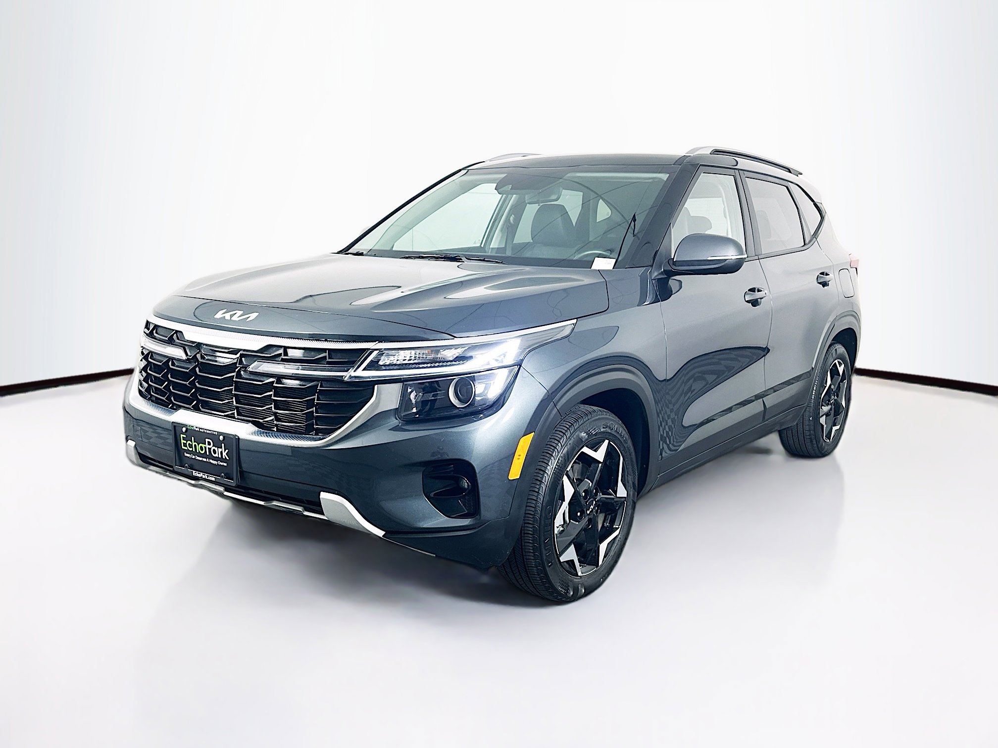 Used 2025 Kia Seltos S FWD image 3