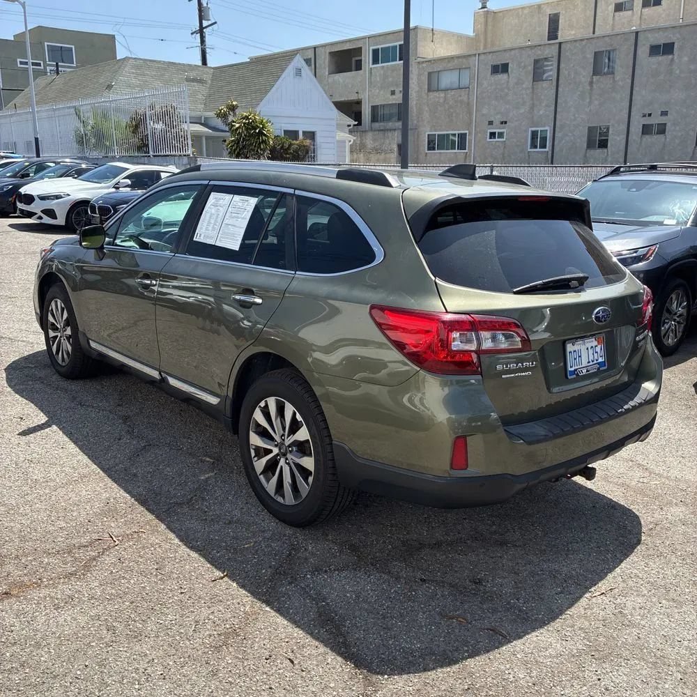 Used 2017 Subaru Outback 3.6R Touring AWD/4WD image 4