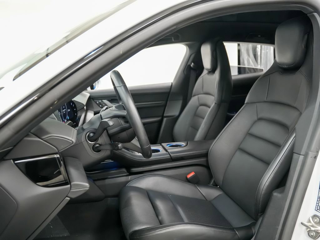 Used 2025 Porsche Taycan 4S AWD/4WD image 5