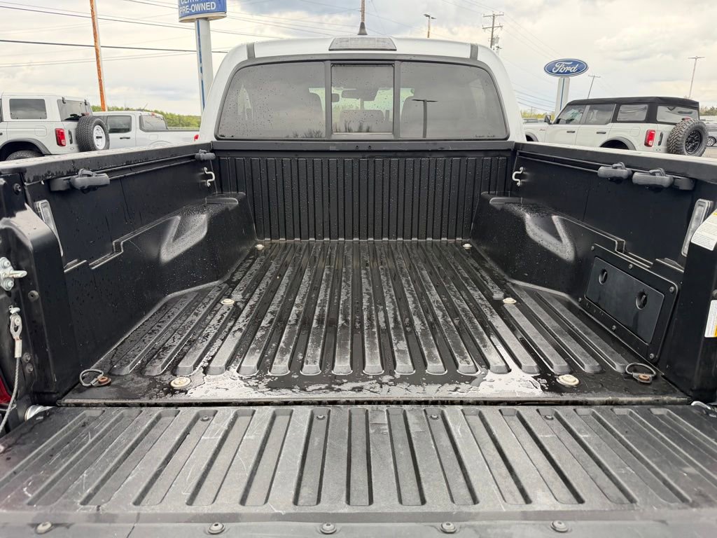 Used 2022 Toyota Tacoma SR AWD/4WD image 6