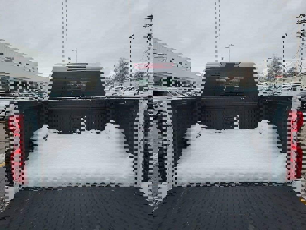 Used 2025 Chevrolet Silverado 1500 LT image 8