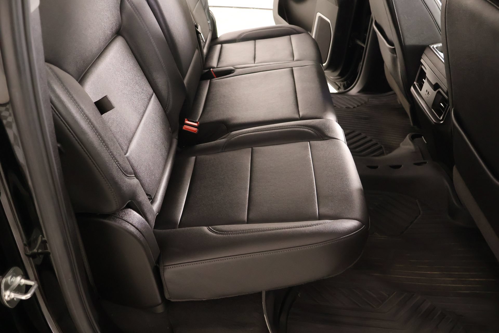 Used 2025 Chevrolet Silverado 1500 LT AWD/4WD image 16