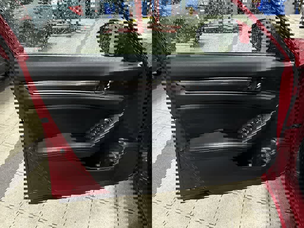 Used 2018 Honda Accord Sport image 30