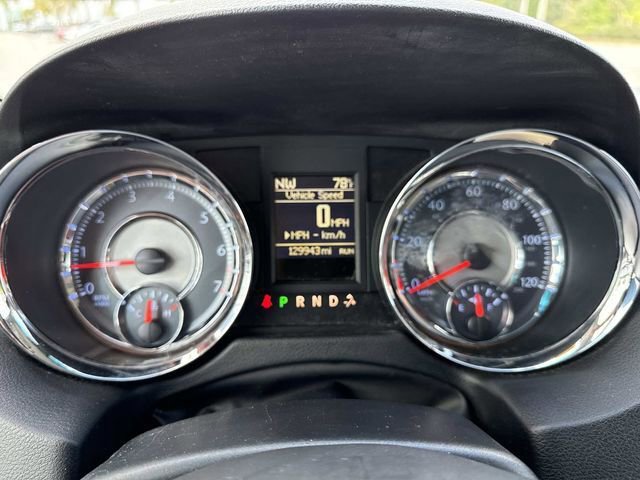 Used 2016 Chrysler Town & Country Touring image 27