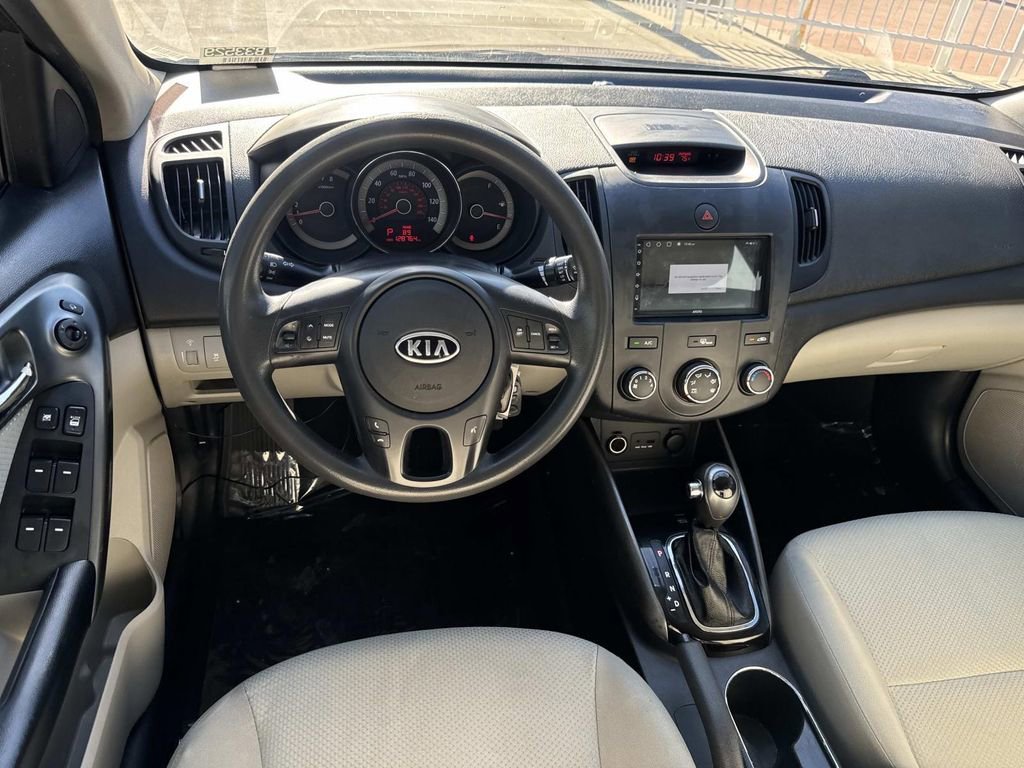 Used 2013 Kia Forte EX image 10