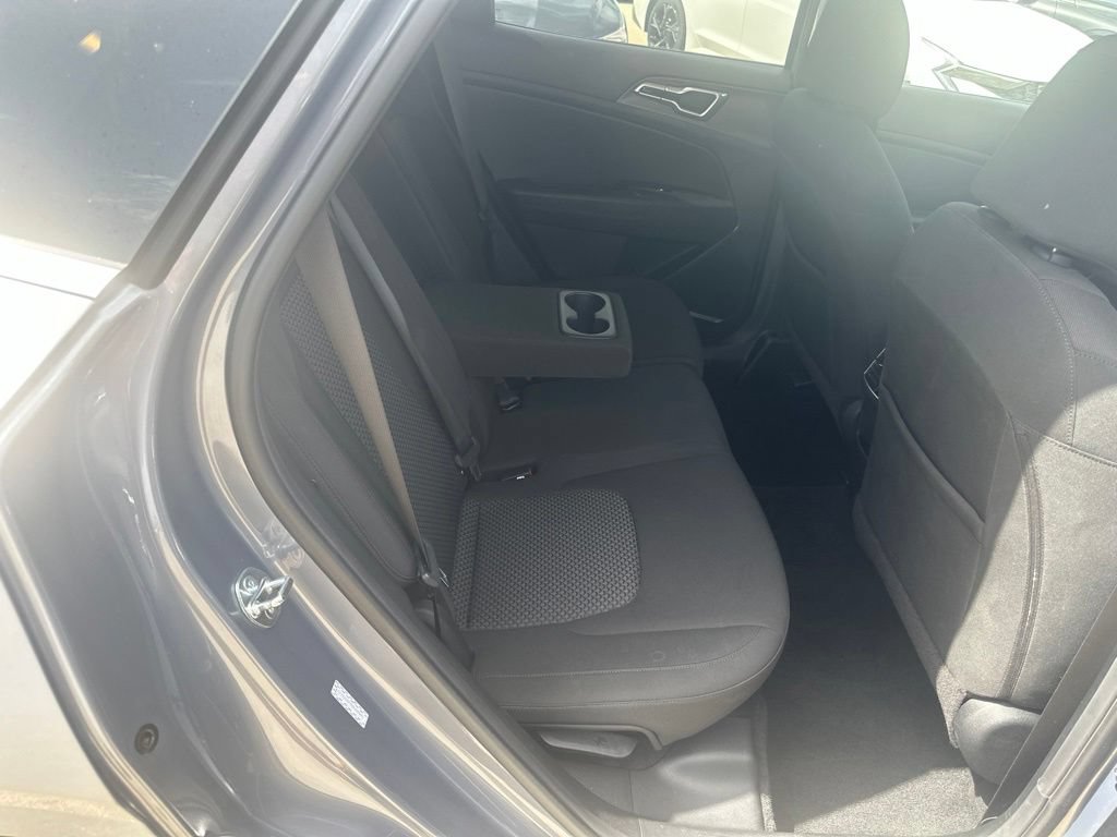 Used 2025 Kia Sportage LX FWD image 28