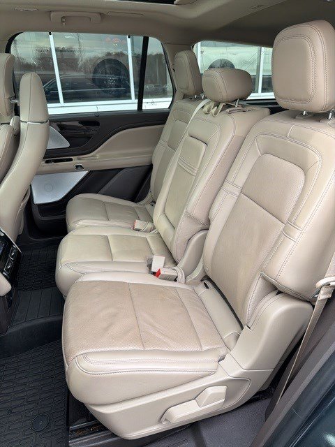 Used 2022 Lincoln Aviator Reserve w/ Equipment Group 201A image 22