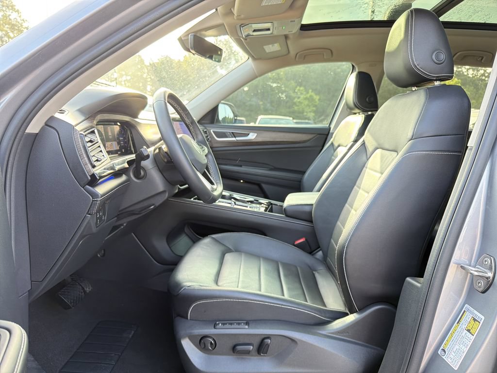 Used 2024 Volkswagen Atlas SEL AWD/4WD image 11