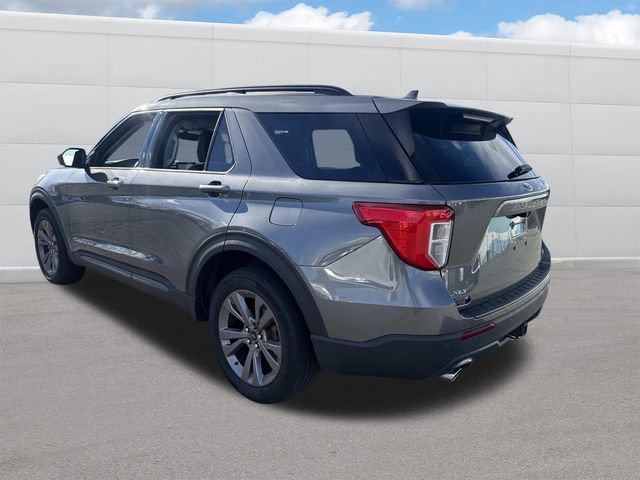 Certified 2022 Ford Explorer XLT w/ Equipment Group 202A image 3