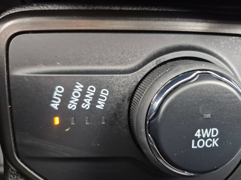 Used 2022 Jeep Renegade Limited w/ Sun, Sound & Wheels Group AWD/4WD image 19