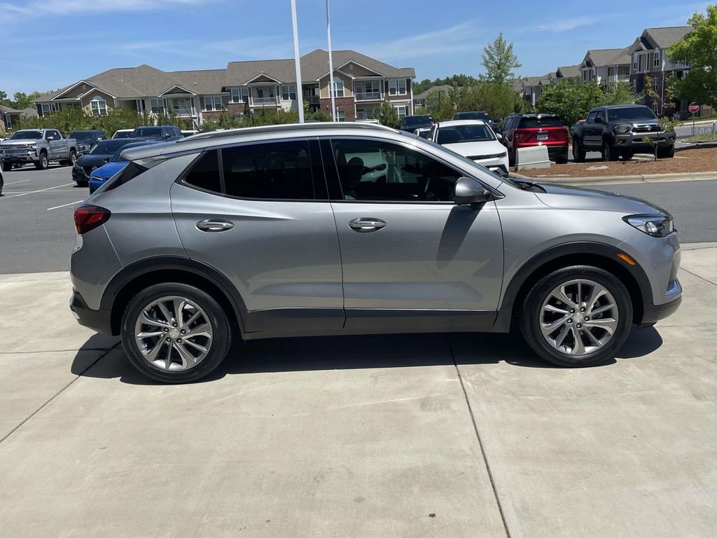 Used 2023 Buick Encore GX Essence w/ Experience Buick Package FWD image 5