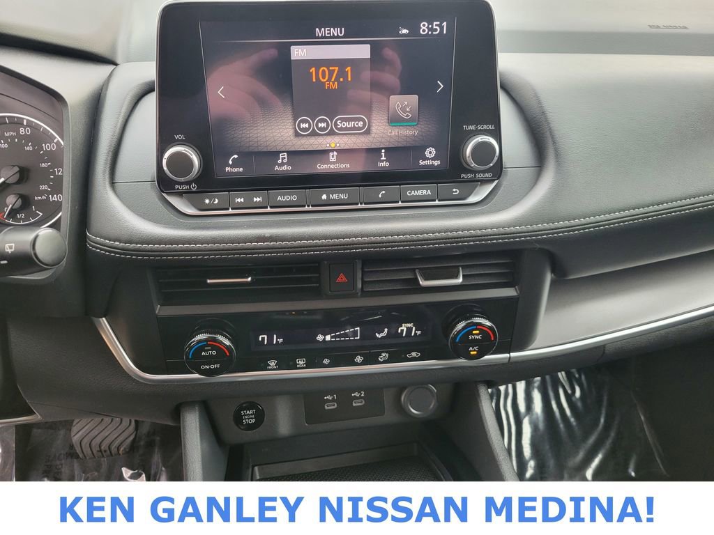 Certified 2025 Nissan Rogue SV FWD image 26