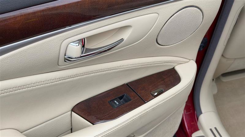 Used 2013 Lexus LS 460 AWD w/ Comfort Pkg image 46