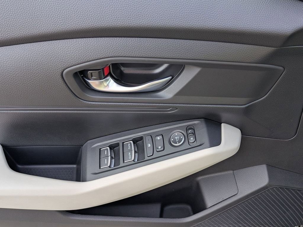 Certified 2025 Honda Accord LX image 6