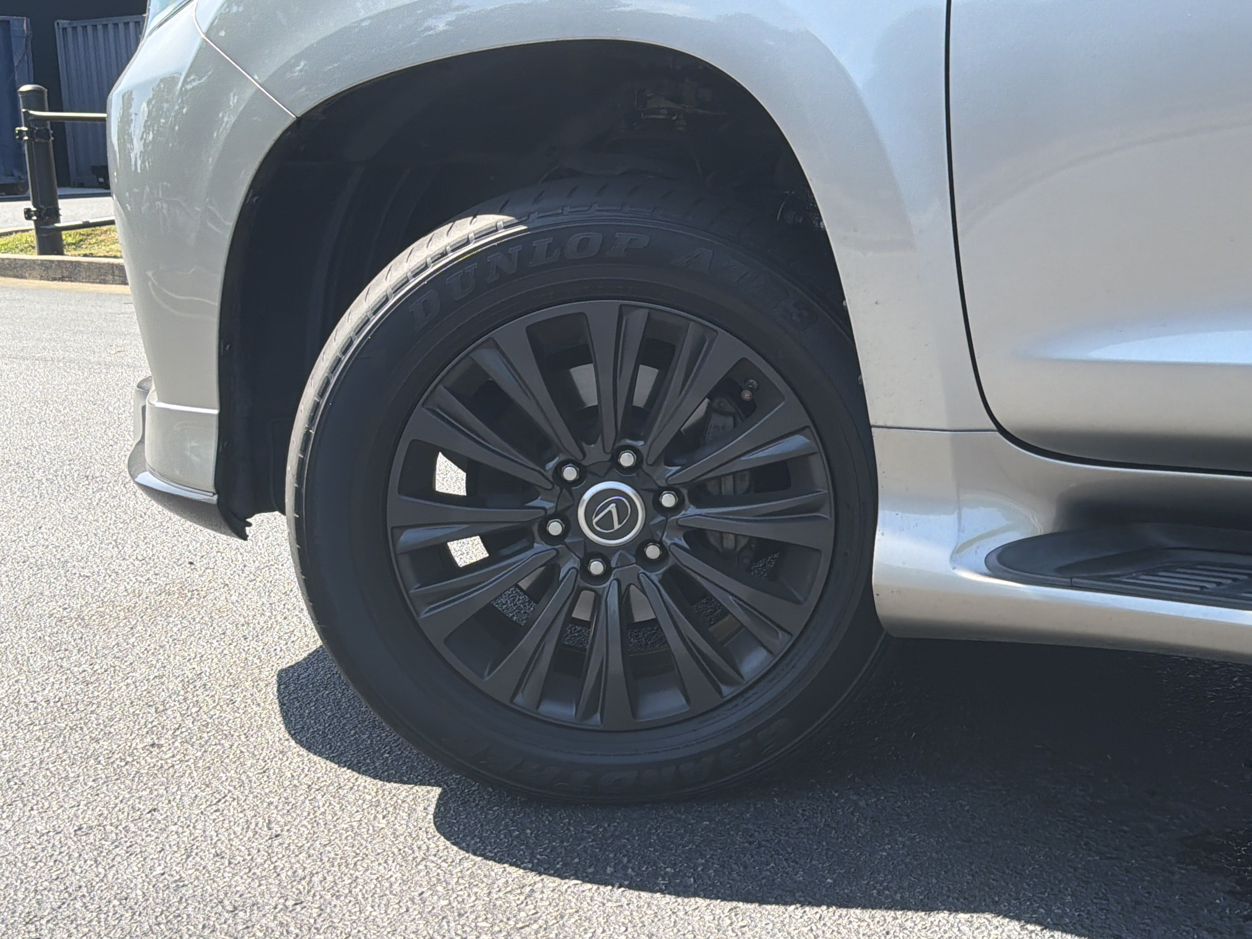 Used 2020 Lexus GX 460 Luxury w/ Luxury Sport Package AWD/4WD image 16