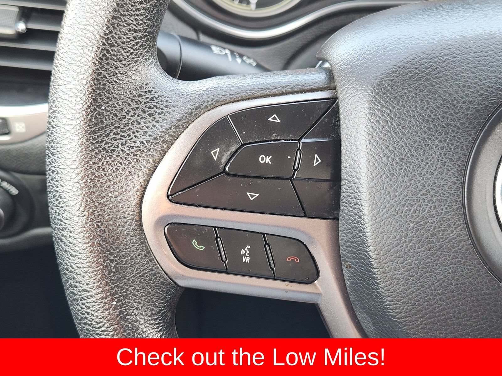 Used 2019 Jeep Cherokee Latitude w/ Popular Appearance Group FWD image 35