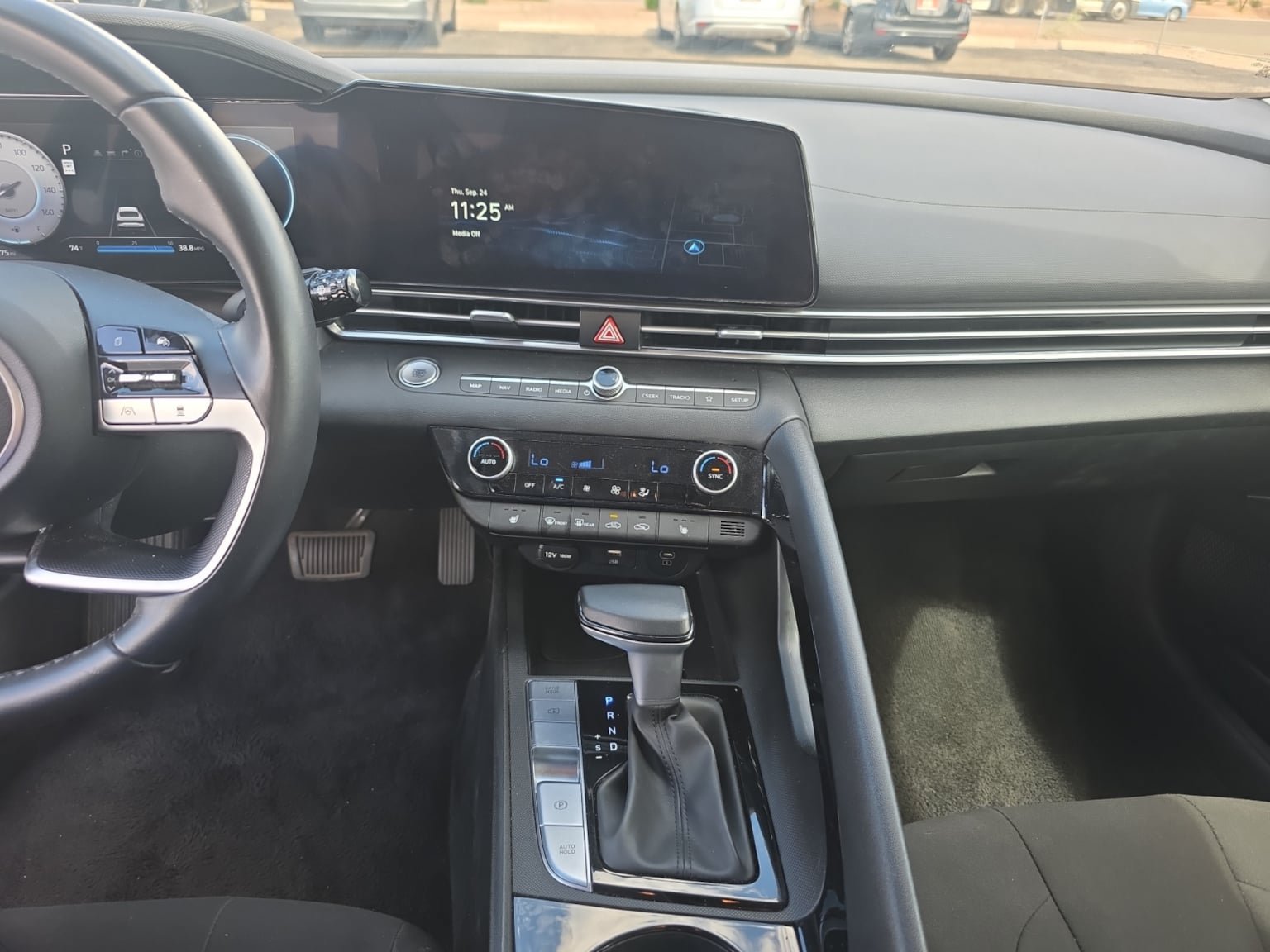 Used 2025 Hyundai Elantra SEL FWD image 15