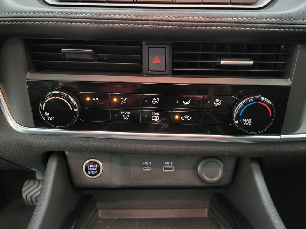 Used 2023 Nissan Rogue S FWD image 27