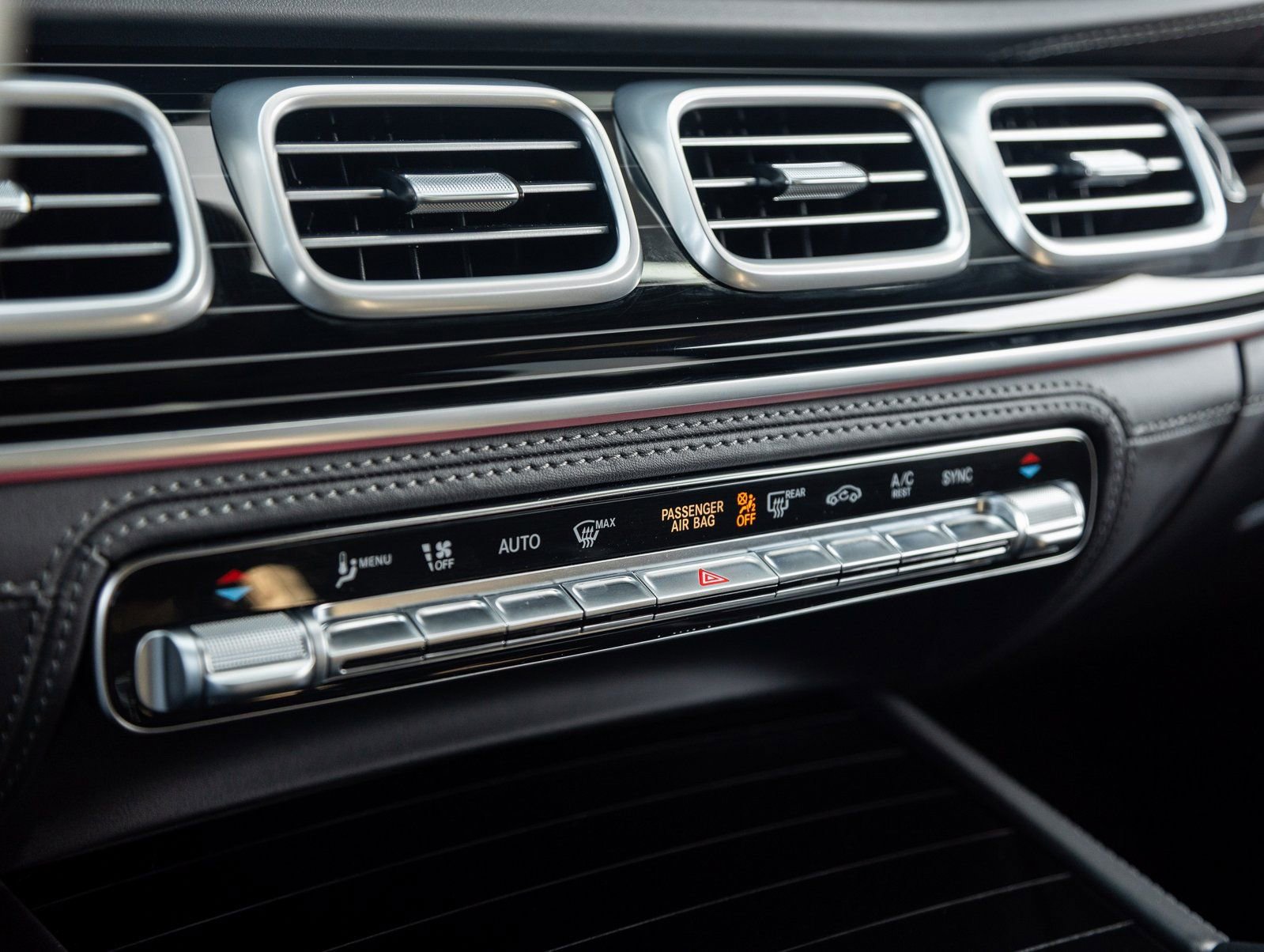 Used 2025 Mercedes-Benz GLS 63 AMG 4MATIC image 24