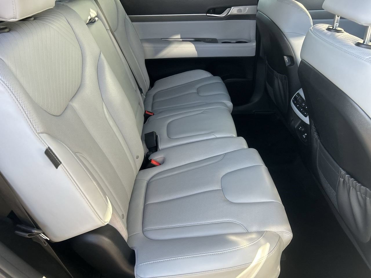Used 2024 Hyundai Palisade SEL FWD image 11