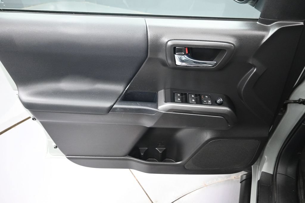 Used 2023 Toyota Tacoma TRD Sport AWD/4WD image 23