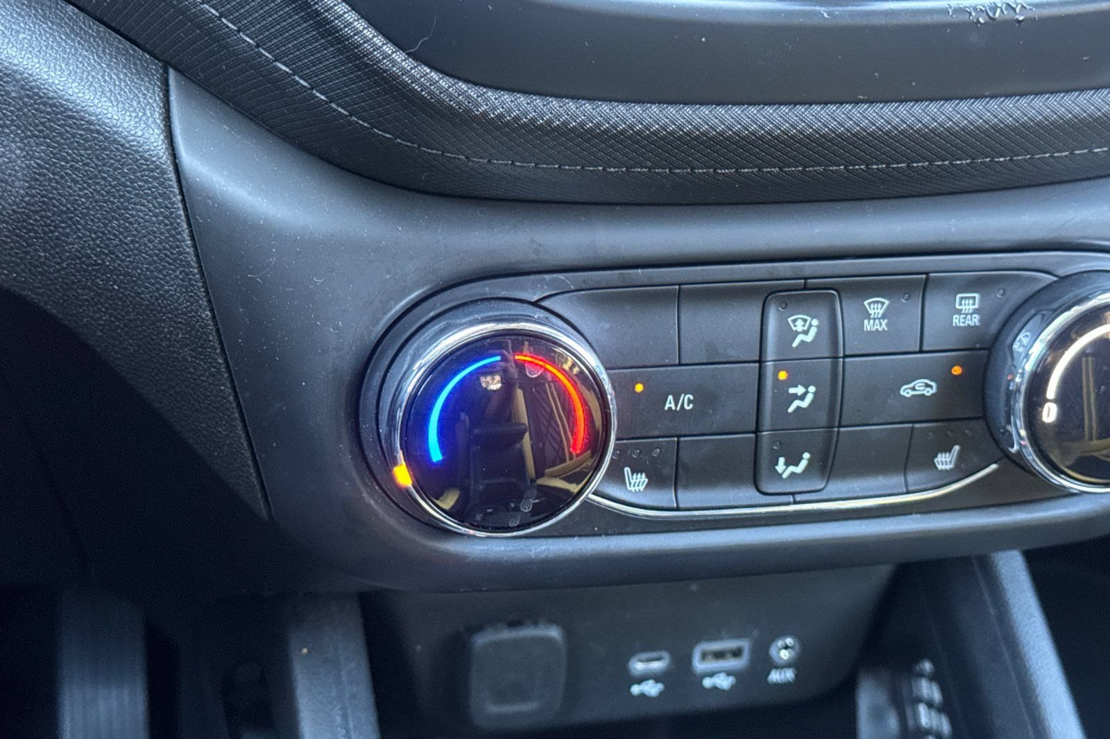 Used 2023 Chevrolet TrailBlazer LT FWD image 28