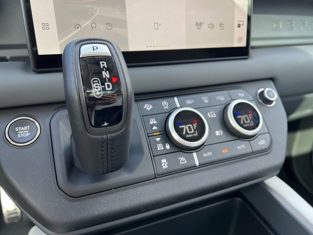 New 2025 Land Rover Defender 110 X-Dynamic SE image 21