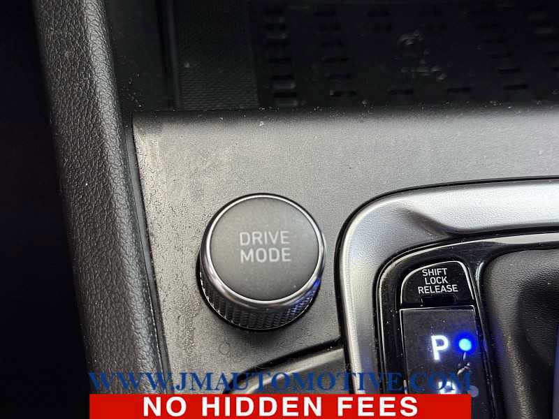 Used 2023 Hyundai Kona Limited AWD/4WD image 34