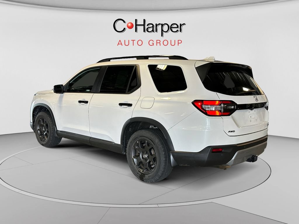 Used 2024 Honda Pilot TrailSport image 5