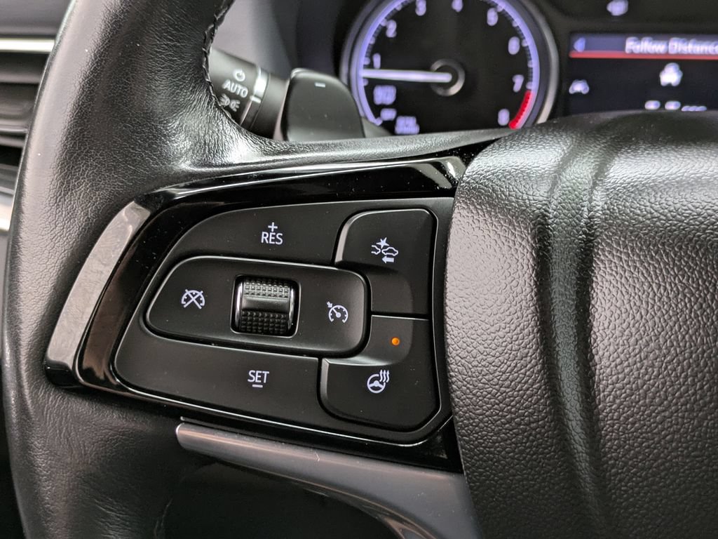 Used 2023 Buick Enclave Essence AWD/4WD image 8